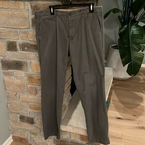 Gap Men’s Lived-In Straight Khaki Pants Size 36 x 32